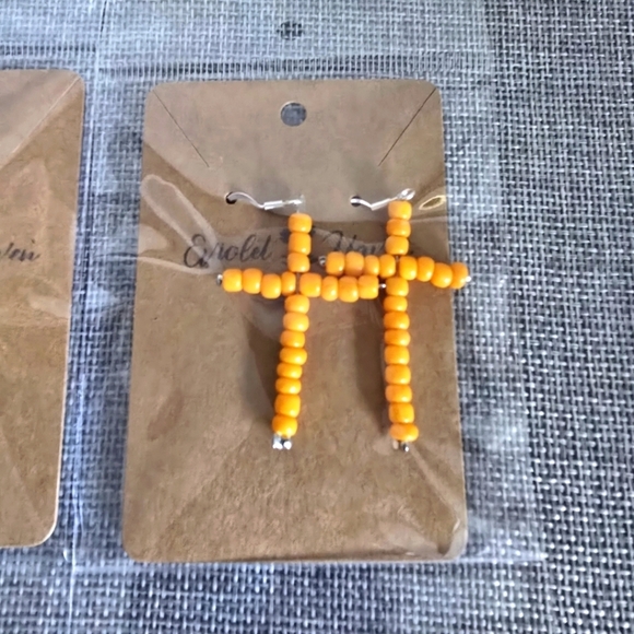 Set of 4 Seed Bead Cross Earrings Bluish Purple, Pink, Lime Green, Orange - Picture 3 of 5